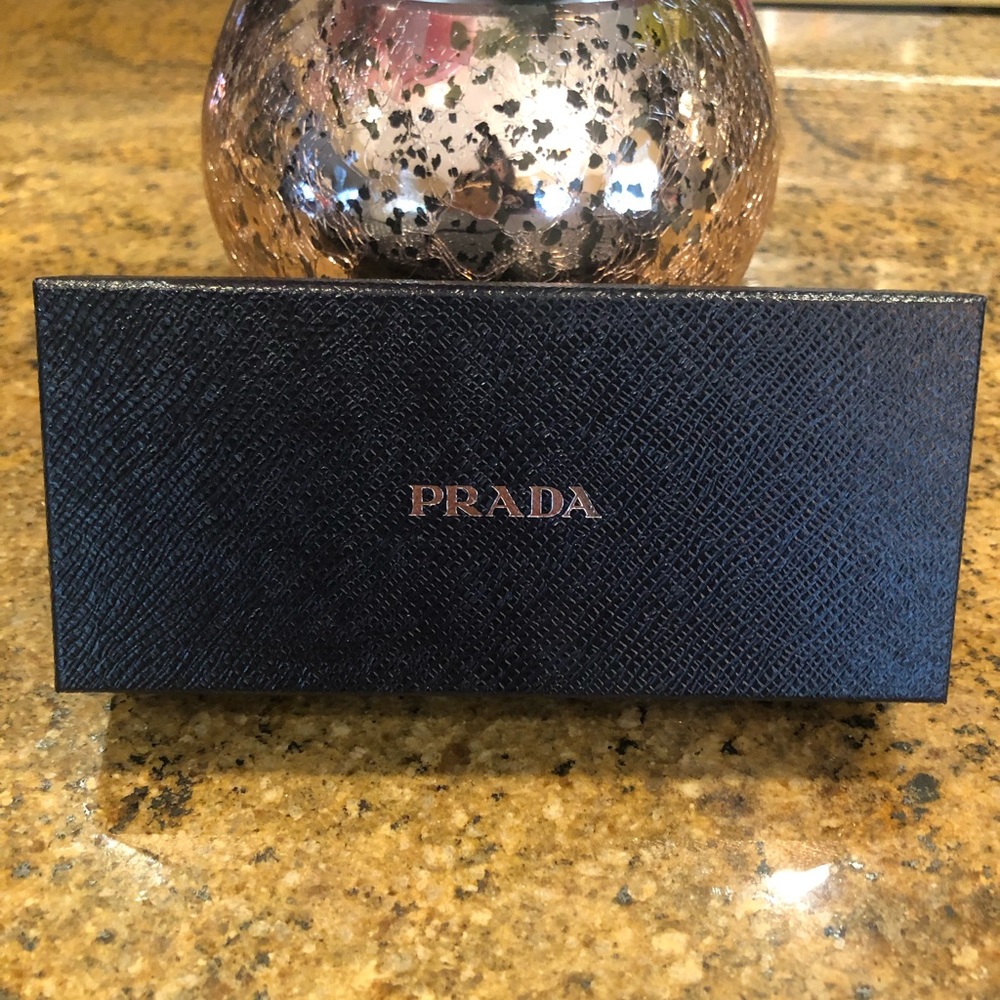 Prade sunglass box